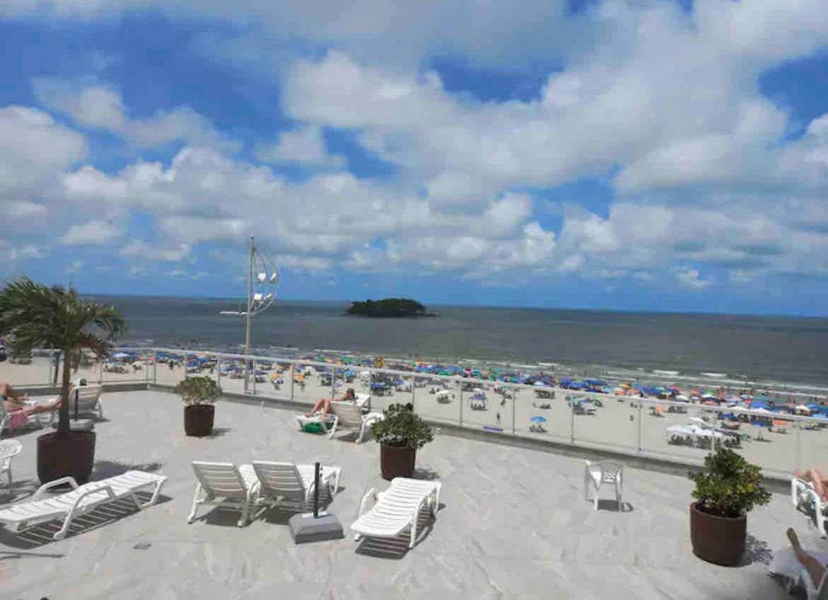 Pé Na Areia Balneário Camboriú! Av. Atlântica. Apartamento